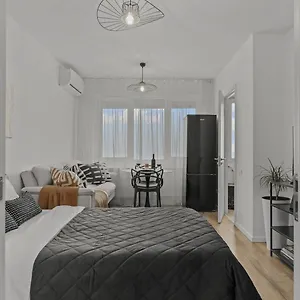 Apartament Urban View - Free Parking - Metro Station - Self Check-in, Bucureşti